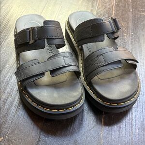 Dr. Martens Chilton Slide Mens Sz 12 Black Leather Strap Buckle Platform Sandals